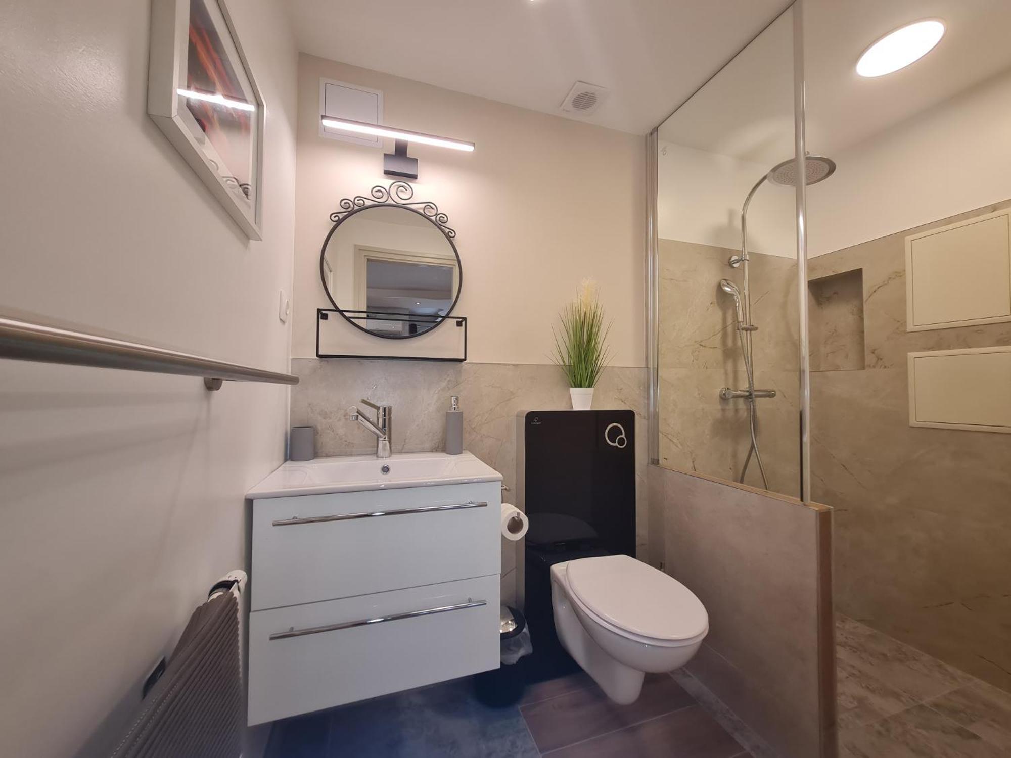 Csever Apartman Tata Exterior foto